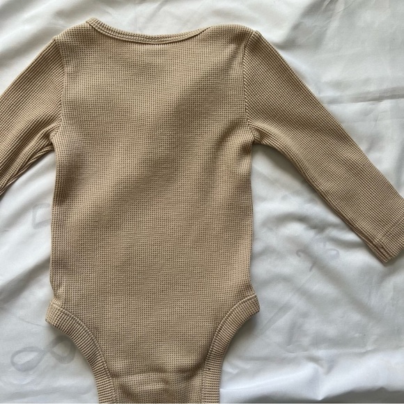 Old Navy Cozy Kids Thermal One Piece Henley in Cream Size 6-12 Months - Picture 11 of 12